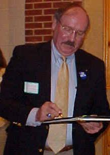 BobKent.jpg (10703 bytes)